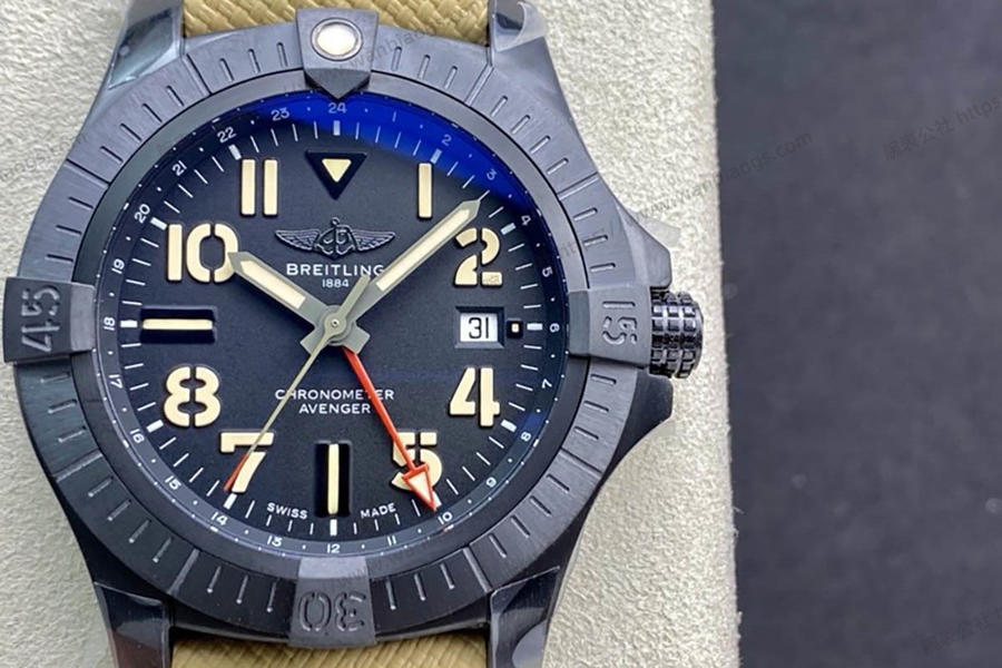 GF Factory Breitling Avenger Serisi Karbon Siyahı Titanyum Night Mission Kol Saati — 4. fotoğraf