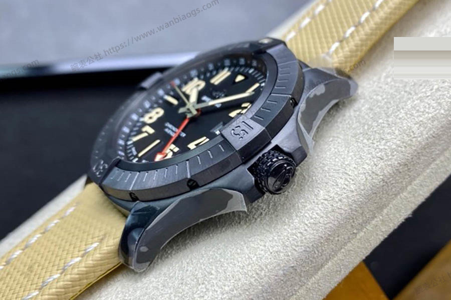 GF Factory Breitling Avenger Serisi Karbon Siyahı Titanyum Night Mission Kol Saati — 5. fotoğraf
