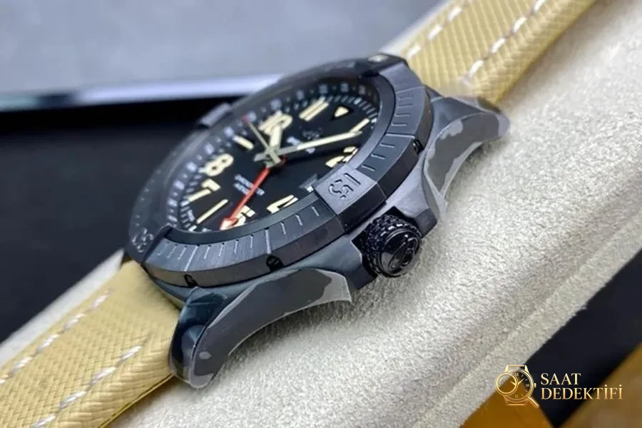 GF Factory Breitling Avenger Serisi Karbon Siyahı Titanyum Night Mission Kol Saati - Bilezik, Toka ve Klips Mekanizması