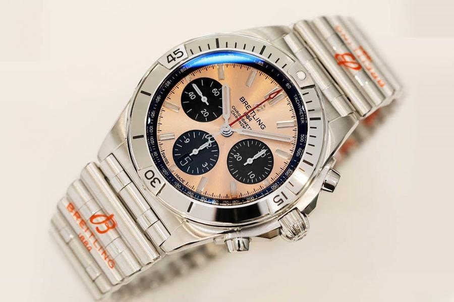 GF Factory Breitling B01 Kronograf serisi kol saati (bakır rengi kadran) incelemesi — 1. fotoğraf