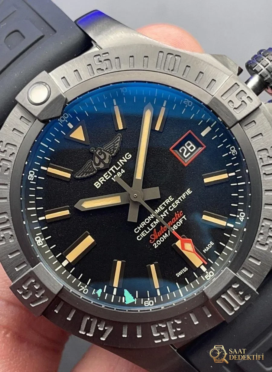 GF Factory Breitling Blackbird (SR-71 casus uçağı) V4 versiyonu saat incelemesi - Kasa Profili ve Kurma Kolu İncelemesi