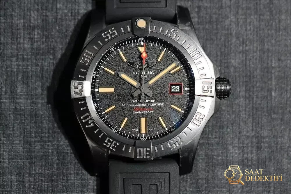 GF Factory Breitling Blackbird V4, sert erkek saatlerinin en güçlü kralı olabilir mi? - Kasa Profili ve Kurma Kolu İncelemesi