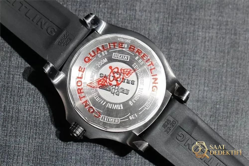 GF Factory Breitling Blackbird V4, sert erkek saatlerinin en güçlü kralı olabilir mi? - Yan Profil ve Kordon Bağlantısı