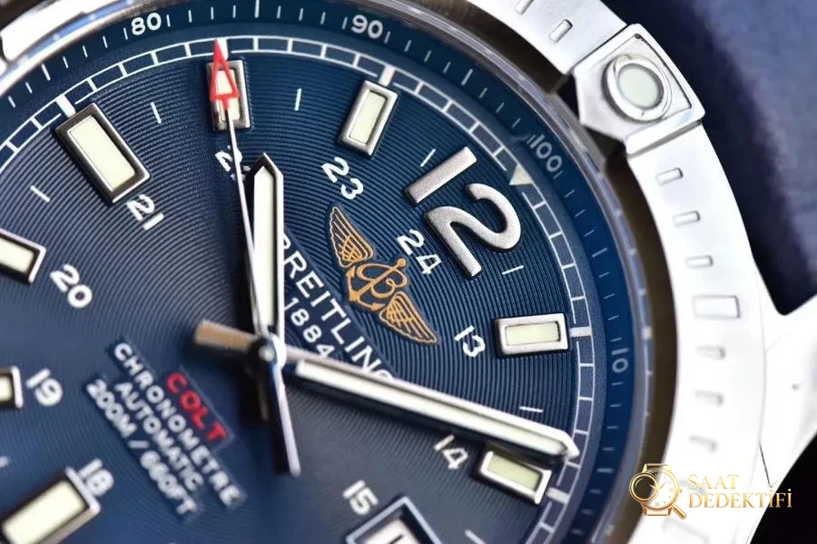 GF Factory Breitling Challenger serisi (mavi kadran) saat incelemesi - Arka Kapak ve Mekanizma Detayı