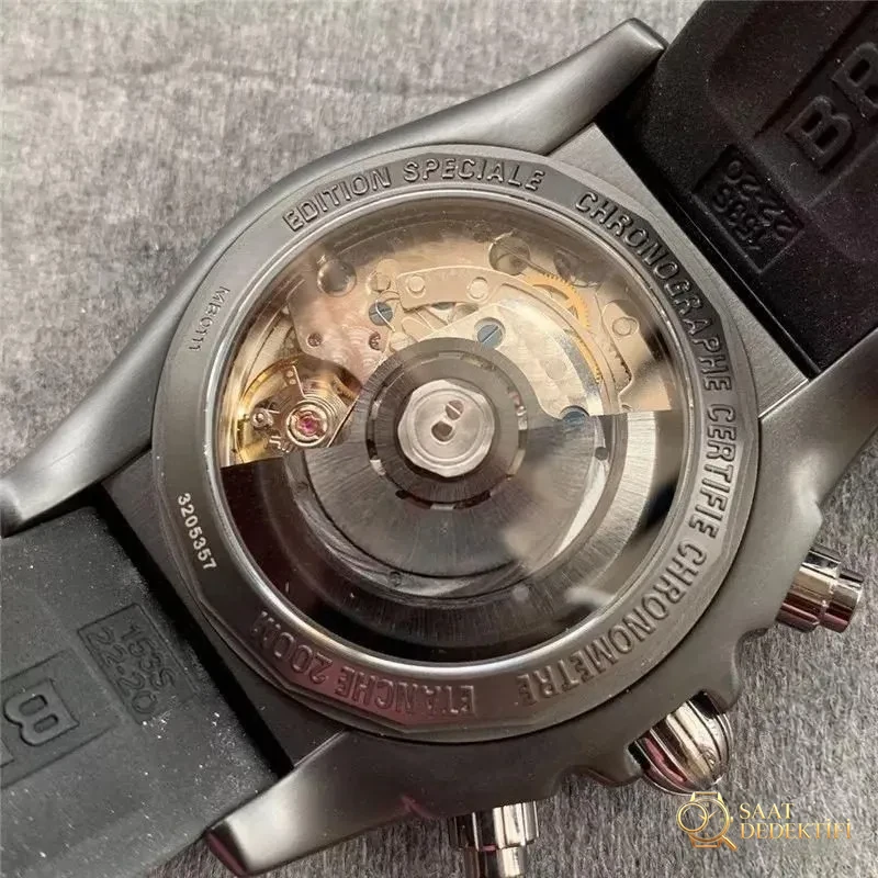 GF Factory Breitling Chronomat 44 Raven turuncu bezelli kronograf replika saatinin işçiliği nasıl? Almaya değer mi? - Genel Açı ve Estetik Duruş
