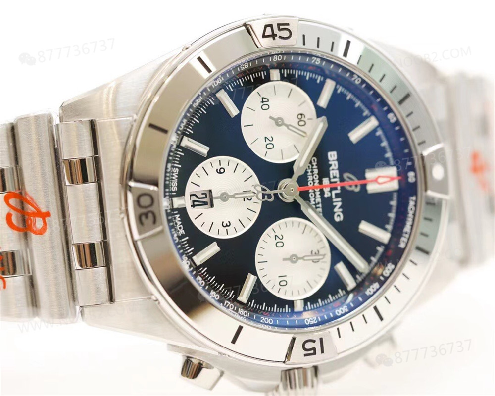 GF Factory Breitling Chronomat B01 kronograf replika saatte siyah kadranda renk farkı var mı? — 3. fotoğraf