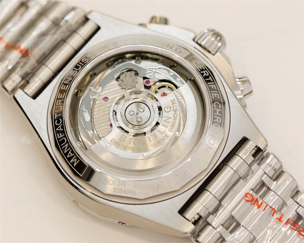 GF Factory Breitling Chronomat B01 kronograf replika saatte siyah kadranda renk farkı var mı? — 8. fotoğraf