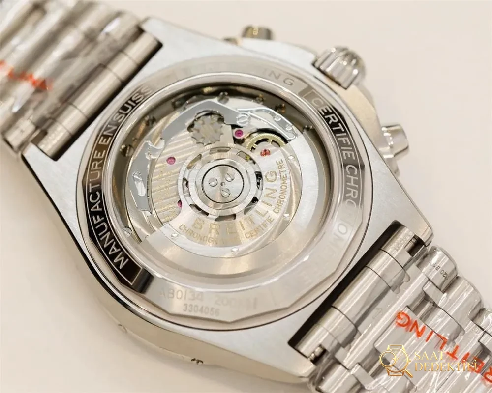 GF Factory Breitling Chronomat B01 kronograf replika saatte siyah kadranda renk farkı var mı? - Bilekte Duruş ve Kasa Orantısı