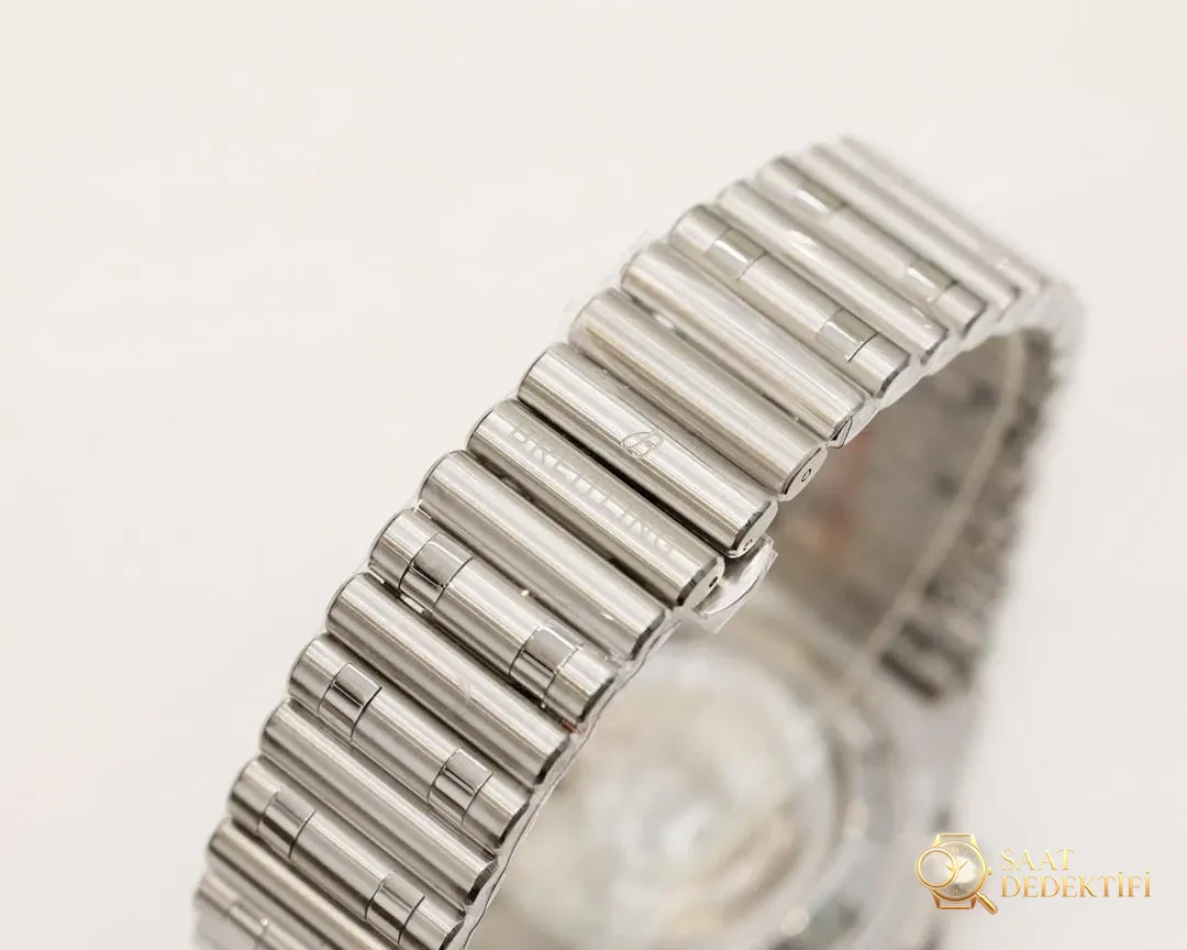 GF Factory Breitling Chronomat B01 kronograf replika saatte siyah kadranda renk farkı var mı? - Mekanizma Zemberek ve Balans Detayı