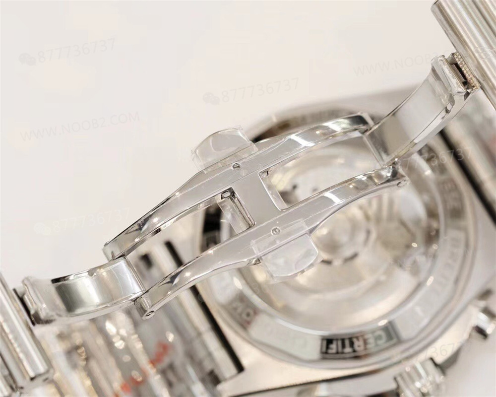 GF Factory Breitling Chronomat B01 kronograf replika saatte siyah kadranda renk farkı var mı? — 12. fotoğraf