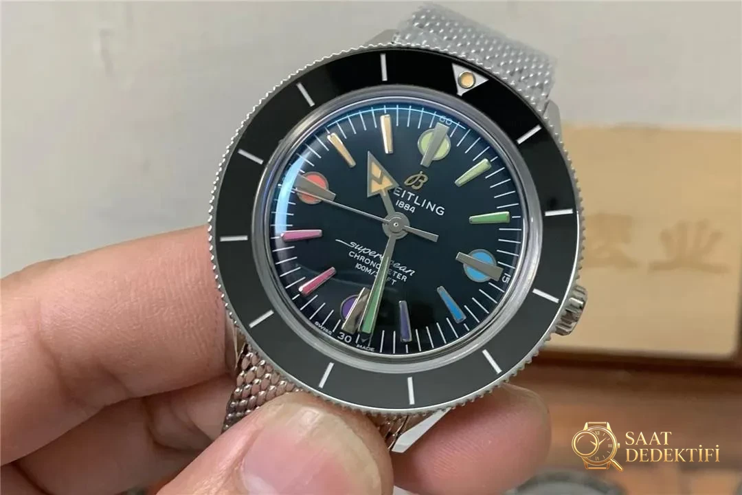 GF Factory Breitling Superocean Heritage 57 Capsule Serisi A103701A1B1A1 Saat İncelemesi - Arka Kapak ve Mekanizma Detayı