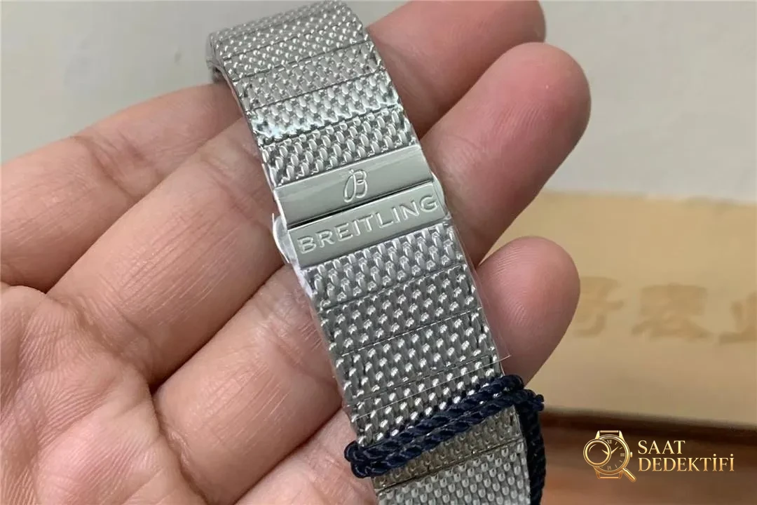 GF Factory Breitling Superocean Heritage 57 Capsule Serisi A103701A1B1A1 Saat İncelemesi - Fosfor ve Super-LumiNova Gece Görünümü