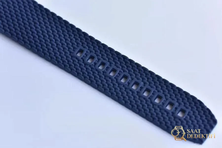 GF Factory Breitling Superocean Heritage II Serisi (Mavi Kadran) Kol Saati - Bilekte Duruş ve Kasa Orantısı