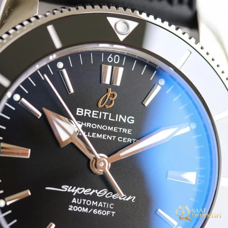 GF Factory Breitling Superocean Heritage (Siyah Kadran) Saat İncelemesi - Arka Kapak ve Mekanizma Detayı