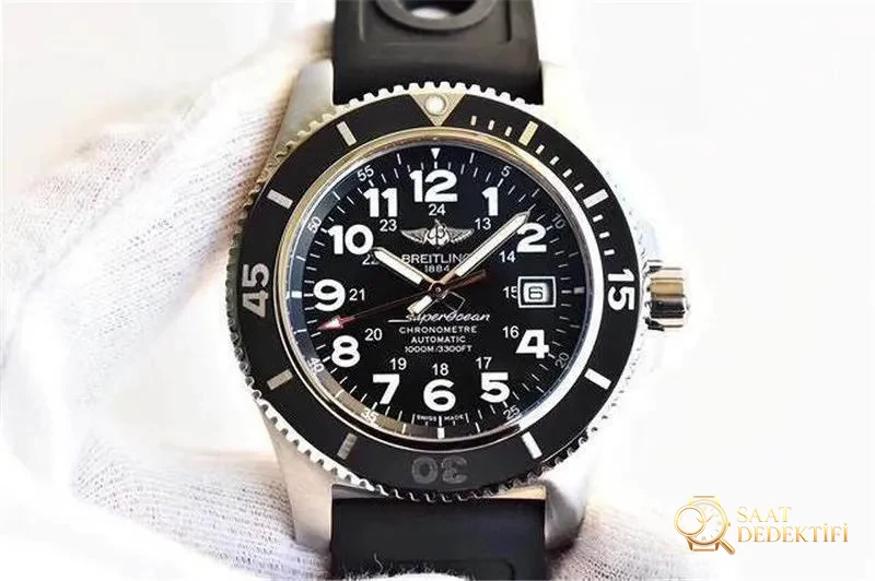 GF Factory Breitling Superocean Karşılaştırmalı İnceleme - Fosfor ve Super-LumiNova Gece Görünümü