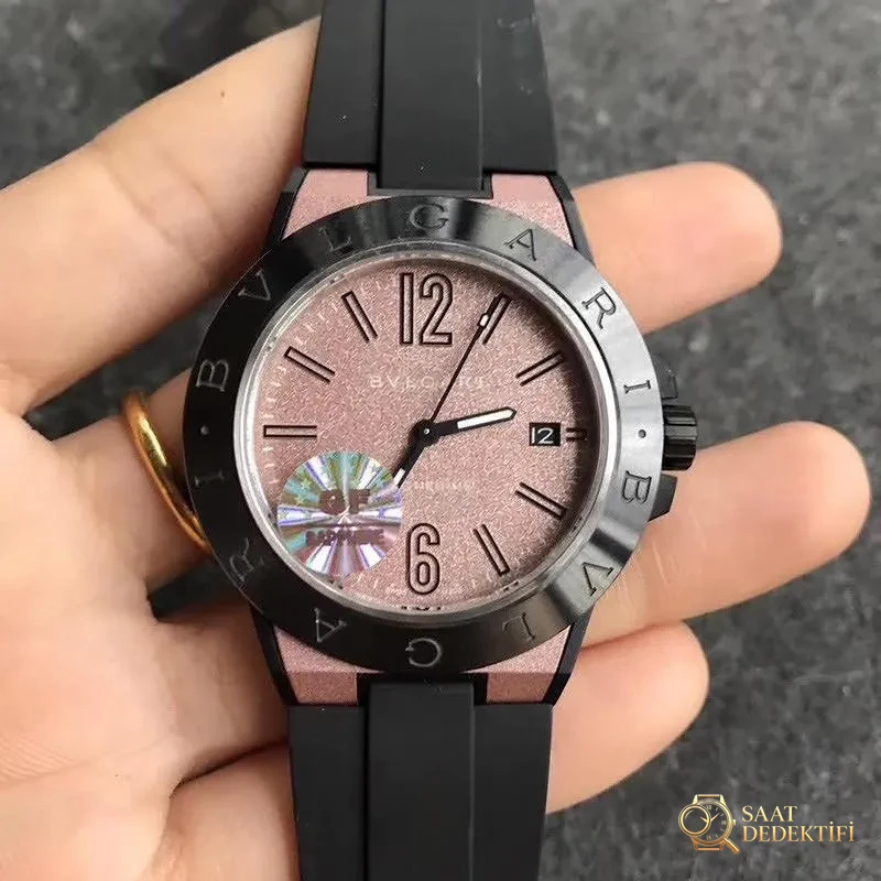 GF Factory Bvlgari Diagono Serisi (Pembe Kadran) Kol... - Ön Görünüm ve Kasa Tasarımı