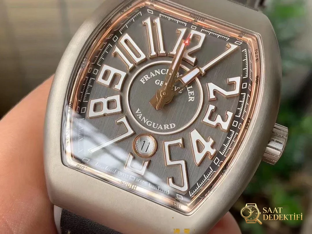 GF Factory Franck Muller V45 titanyum-gül altın versiyonu saat incelemesi - Arka Kapak ve Mekanizma Detayı