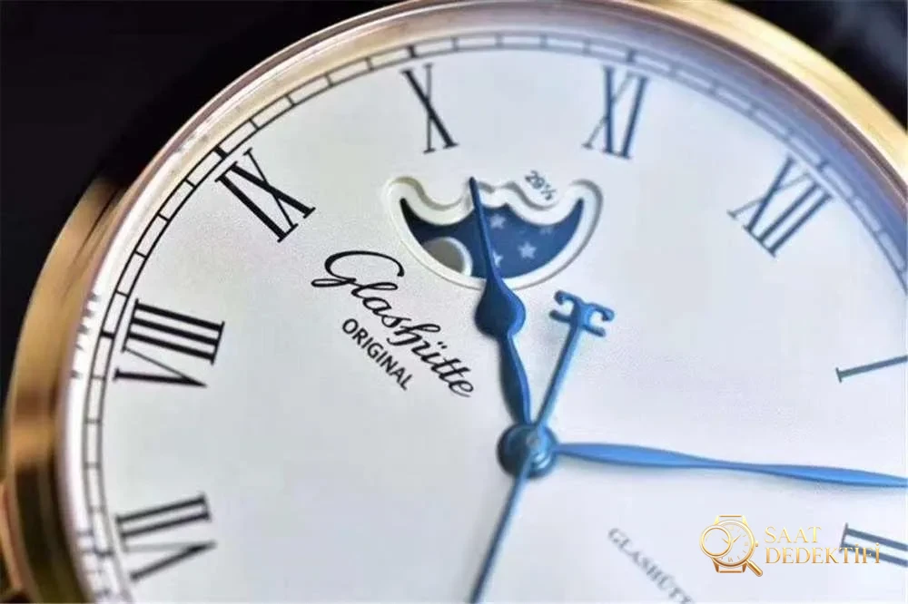 GF Factory Glashütte Original Senator Büyük Tarih Ay Evreli Kol Saati İşçilik İncelemesi - Arka Kapak ve Mekanizma Detayı