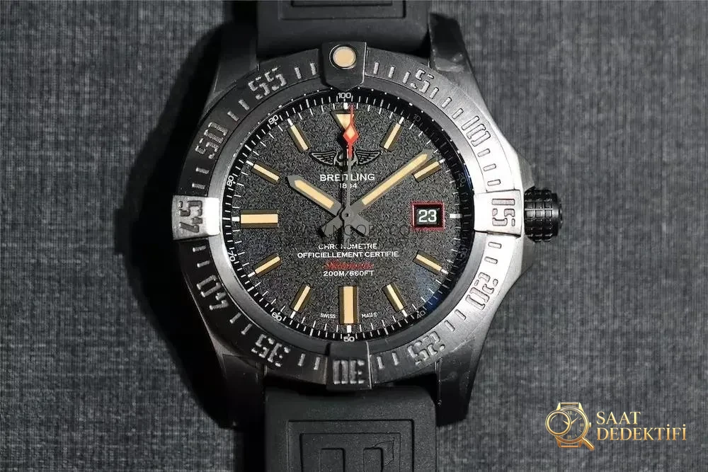 Breitling Replika Saat İncelemesi - Ön Görünüm ve Kasa Tasarımı