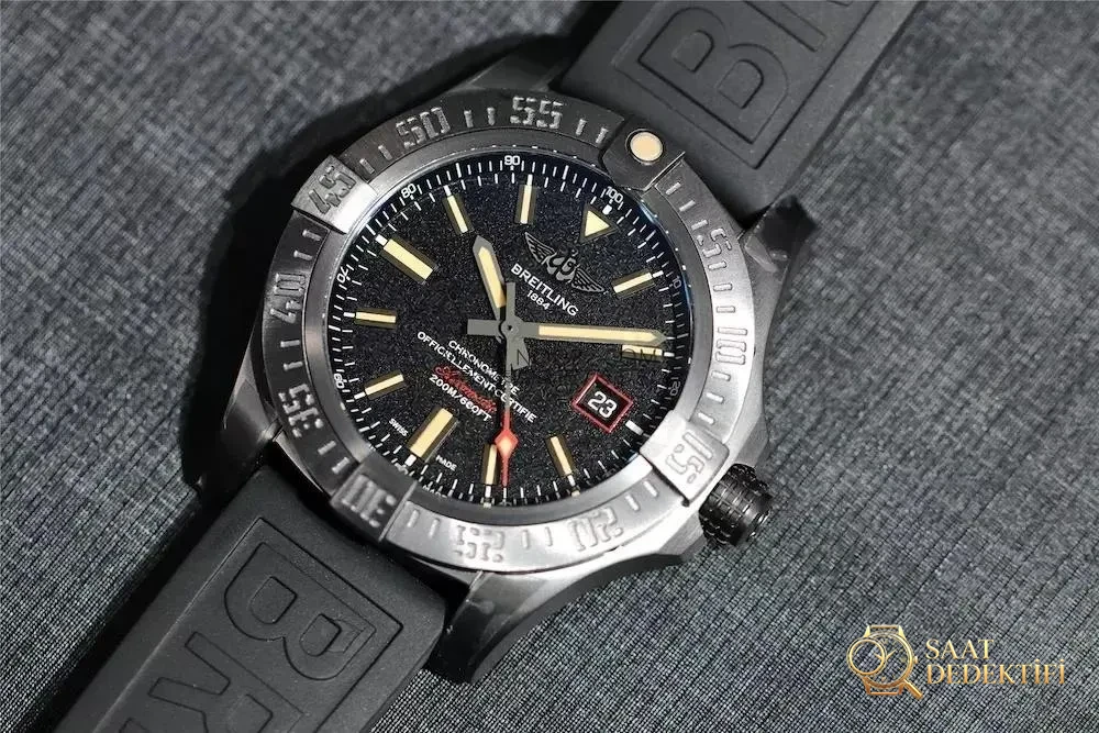 GF Factory Hangi saat replikası daha iyi? Breitling Blackbird, Jaeger-LeCoultre ay evreli, Franck Muller — mutlaka size uygun bir tane vardır - Kadran Detayı ve Bezel İşçiliği