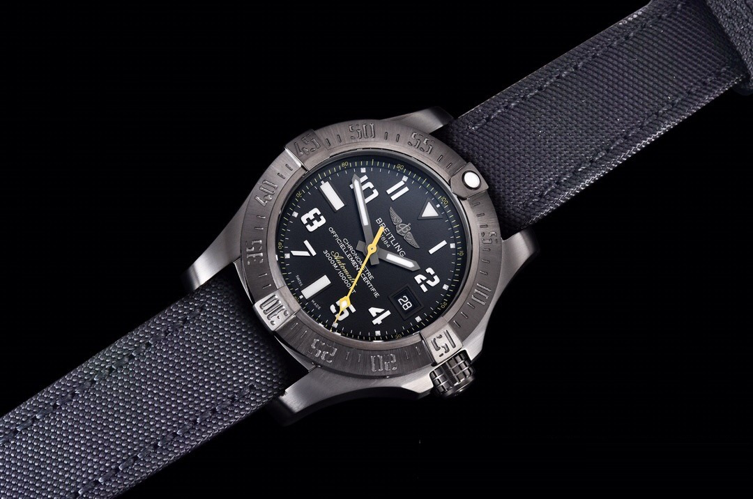 GF Factory Hangi saat replikası daha iyi? Breitling Blackbird, Jaeger-LeCoultre ay evreli, Franck Muller — mutlaka size uygun bir tane vardır — 25. fotoğraf