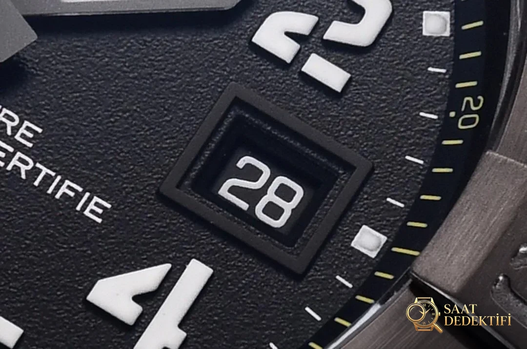 GF Factory Hangi saat replikası daha iyi? Breitling Blackbird, Jaeger-LeCoultre ay evreli, Franck Muller — mutlaka size uygun bir tane vardır - Takimetre Skalası ve Baskı Keskinliği