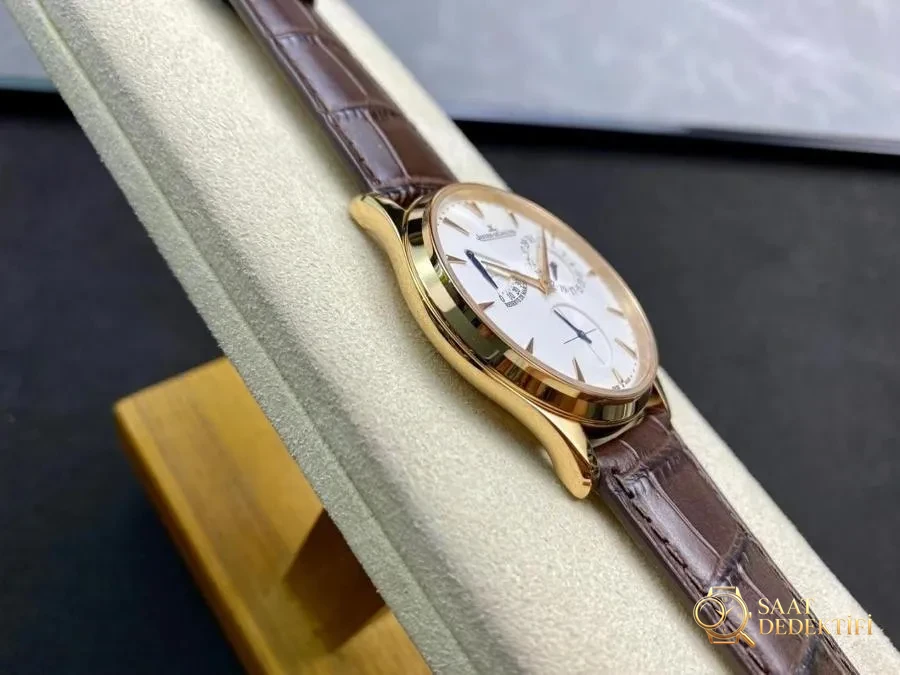 GF Factory Jaeger-LeCoultre Master serisi 1378420 erkek klasik kol saati (Joker rose altın şampanya) - Arka Kapak ve Mekanizma Detayı