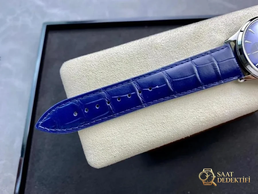 GF Factory Jaeger-LeCoultre Master Serisi 1378480 Erkek Klasik Kol Saati (Palyaço Mavi Kadran) - Bilekte Duruş ve Kasa Orantısı