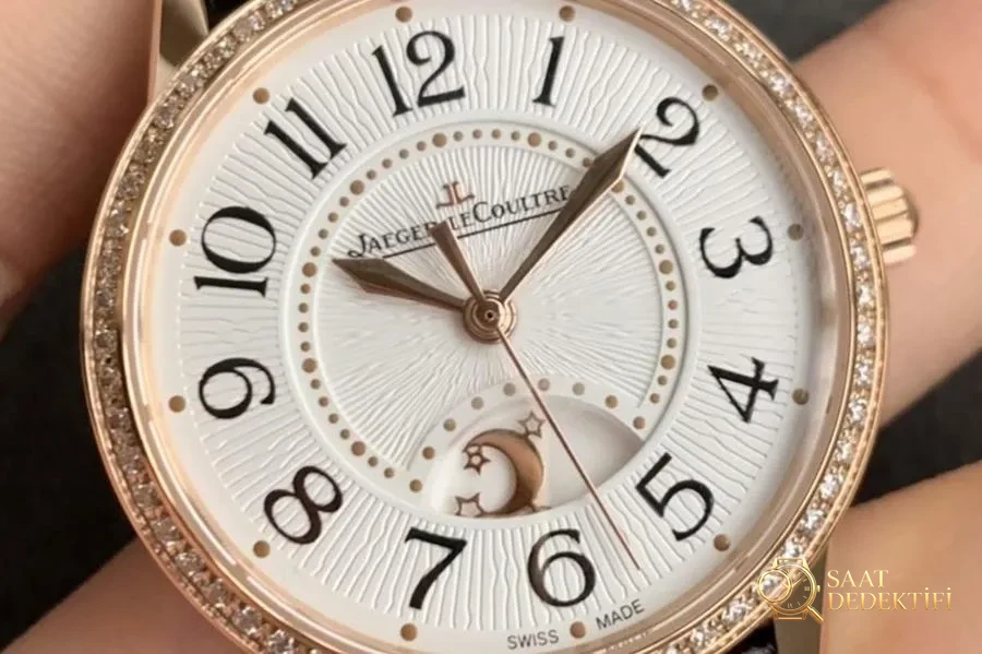 GF Factory Jaeger-LeCoultre Rendez-Vous gündüz-gece göstergeli 3442430 altın kaplama saat incelemesi - Kasa Profili ve Kurma Kolu İncelemesi