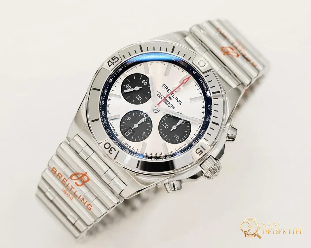 GF Factory Replika Breitling Chronomat retro mermi bilezikli 42 mm kronograf panda beyaz kadran - Kadran Detayı ve Bezel İşçiliği