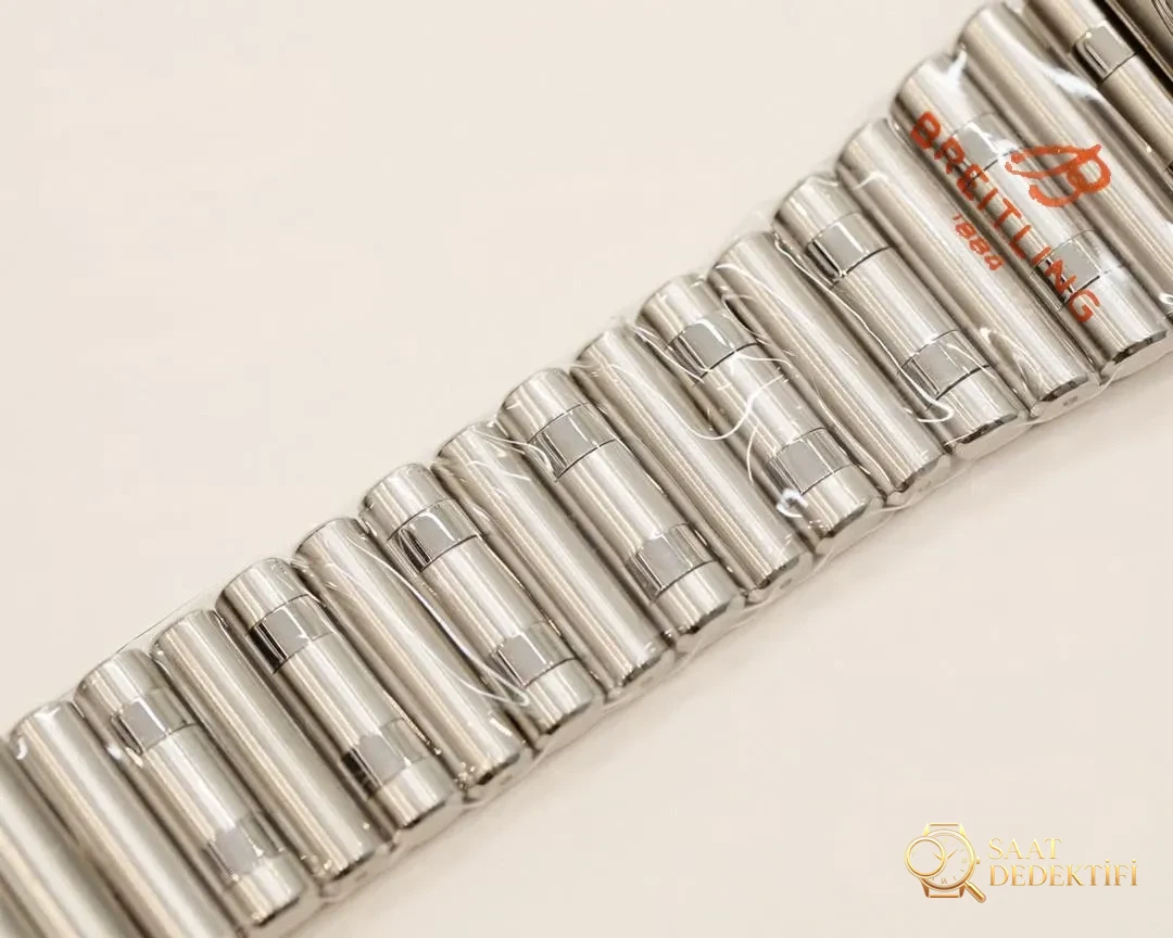 GF Factory Replika Breitling Chronomat retro mermi bilezikli 42 mm kronograf panda beyaz kadran - Mekanizma Zemberek ve Balans Detayı