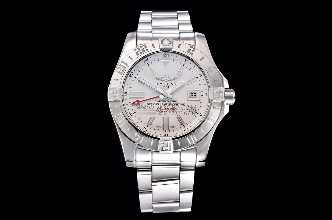 GF Factory V2 Breitling Avenger II GMT A3239011 güncellenmiş versiyon replika saat ile orijinal karşılaştırmalı inceleme — 19. fotoğraf