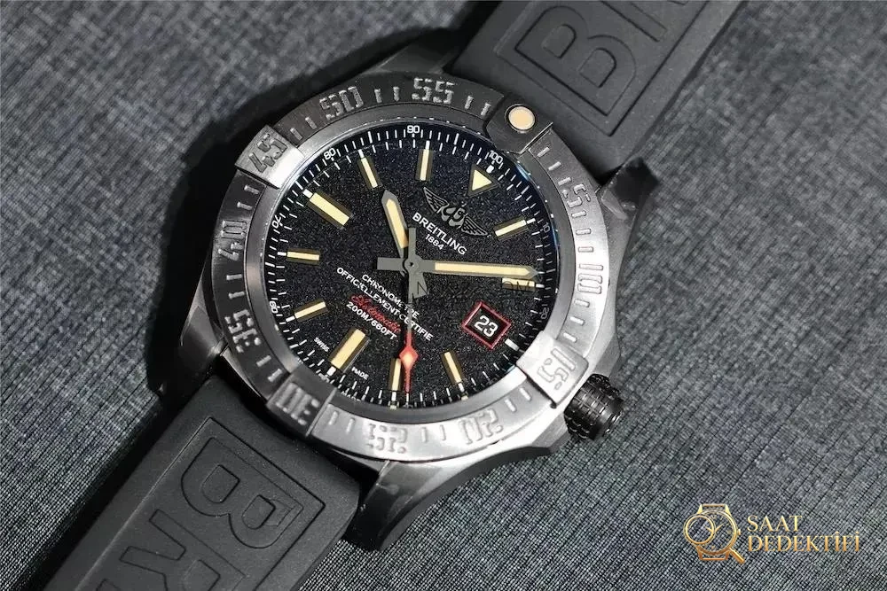 GF Factory V4 Breitling Blackbird Keşif Uçağı