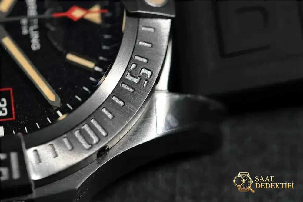 GF Factory V4 Breitling Blackbird Keşif Uçağı