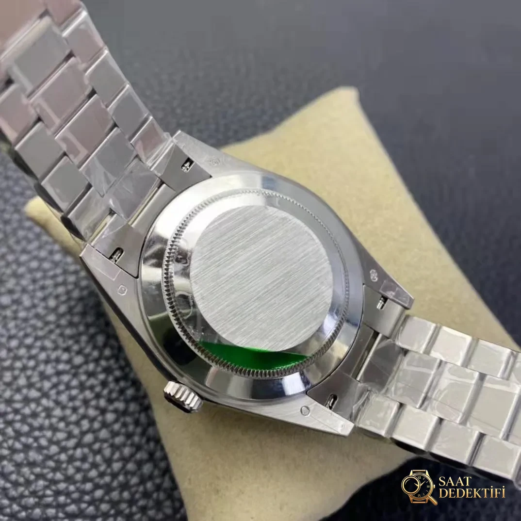 Replika Rolex Day-Date Kasa Arkası