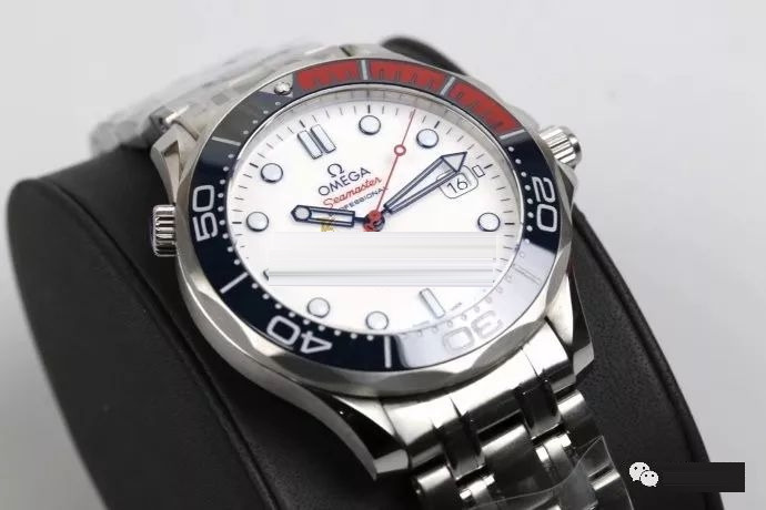 GM Factory Omega Seamaster 007 Commander gerçek-replika karşılaştırması: orijinalin karşısında UR Factory fark yaratabiliyor mu? — 1. fotoğraf