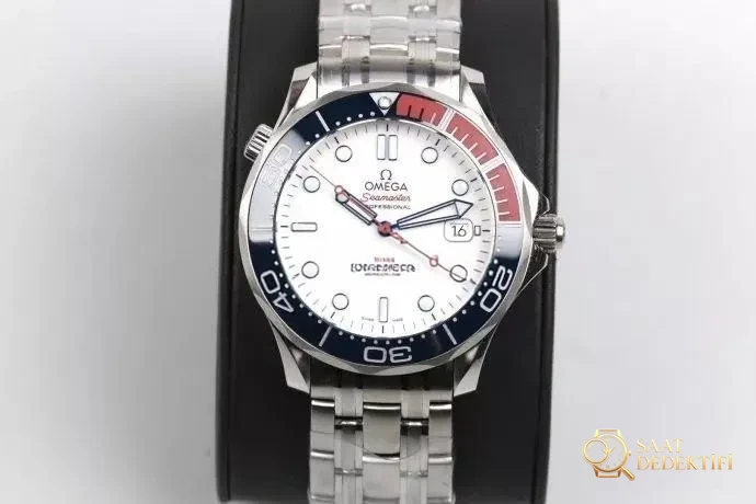 GM Factory Omega Seamaster 007 Commander gerçek-replika karşılaştırması: orijinalin karşısında UR Factory fark yaratabiliyor mu? - Yan Profil ve Kordon Bağlantısı