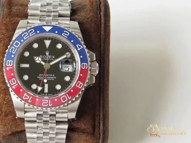 Réplique Rolex GMT-Master II 126710