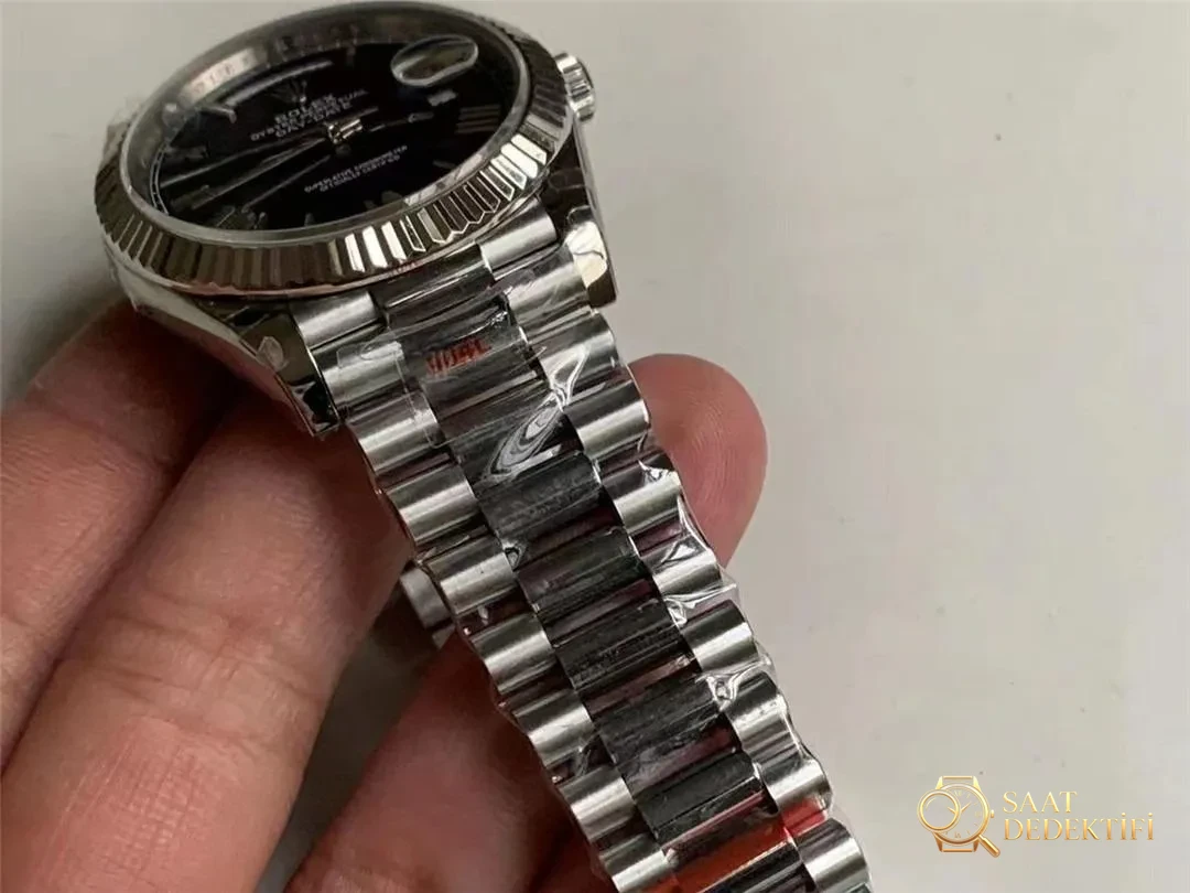 GM Factory Rolex Day-Date ağırlık dengelemeli versiyonu almaya değer mi? - Arka Kapak ve Mekanizma Detayı