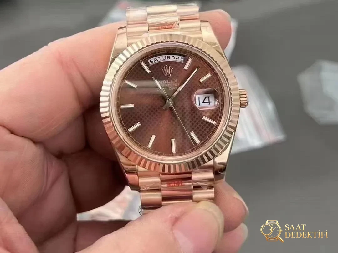 GM Factory Rolex Day-Date ağırlık dengelemeli versiyonu almaya değer mi? - Kadran İbreleri ve Saniye Akışı