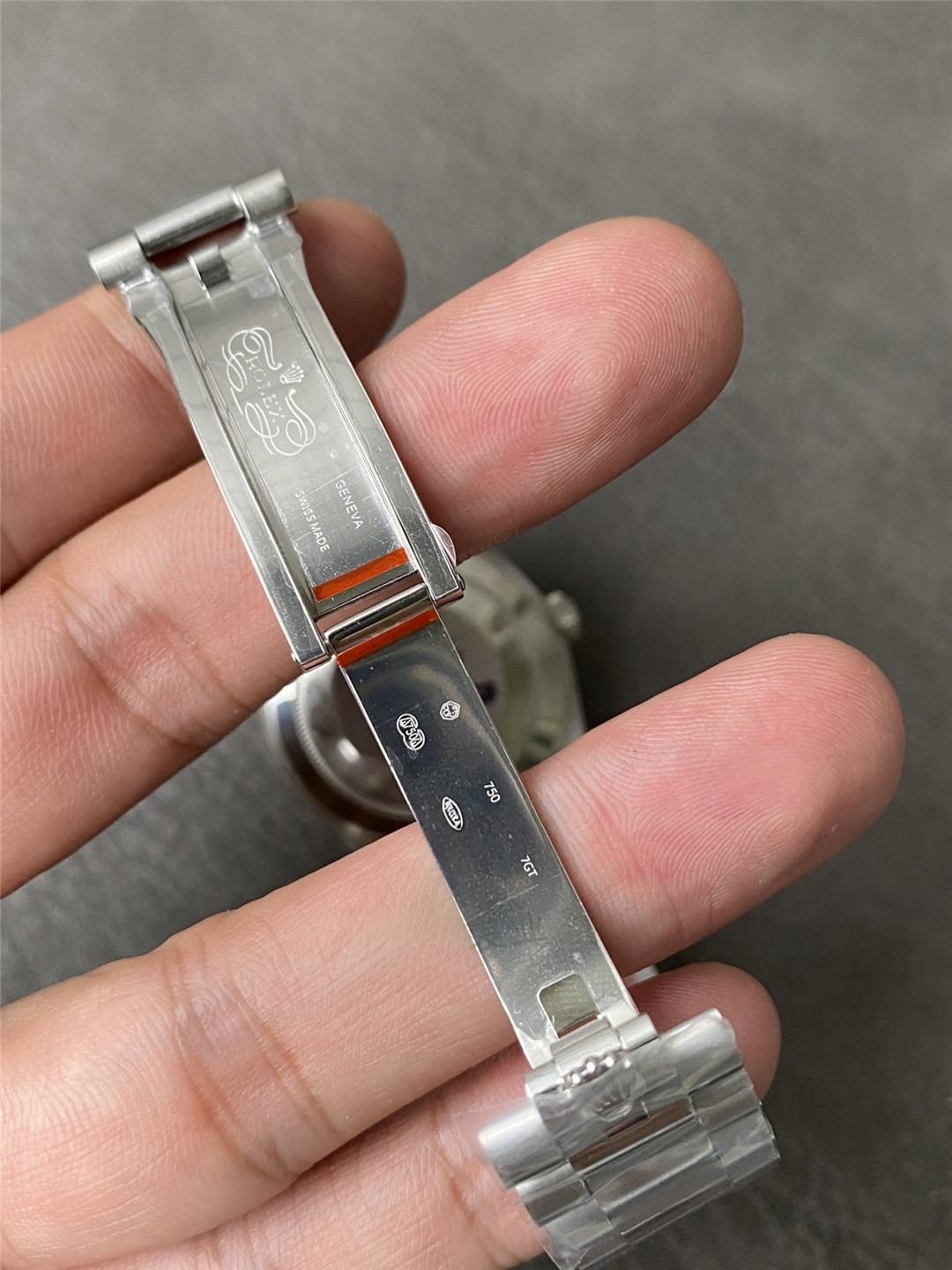 GM Factory Rolex Day-Date Buzul Mavisi Kadranlı Ağırlıklandırılmış Model ile Orijinali Arasında Kaç Gram Fark Var? — 7. fotoğraf