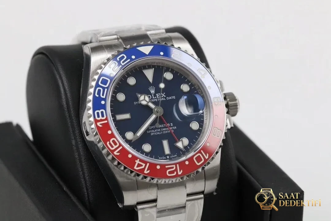 GM Factory Rolex GMT-Master 2 kırmızı-mavi cola bezel 3186 mekanizma V2 nihai versiyon beş boncuklu üç sıra bilezik replika saat - Kasa Profili ve Kurma Kolu İncelemesi