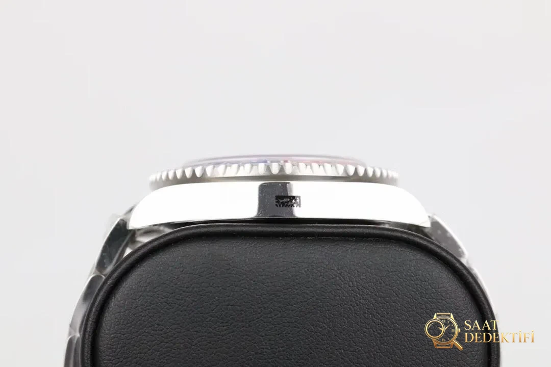 GM Factory Rolex GMT-Master 2 kırmızı-mavi cola bezel 3186 mekanizma V2 nihai versiyon beş boncuklu üç sıra bilezik replika saat - Klips Kilidi ve Lazer Damgalar