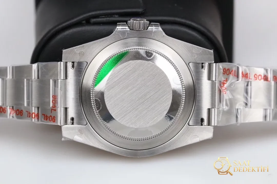 GM Factory Rolex GMT-Master 2 kırmızı-mavi cola bezel 3186 mekanizma V2 nihai versiyon beş boncuklu üç sıra bilezik replika saat - Bilekte Duruş ve Kasa Orantısı