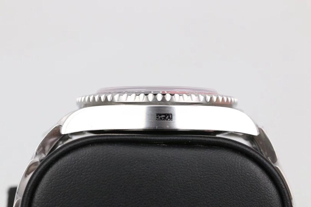 GM Factory Rolex GMT-Master II kırmızı-siyah Coke bezel 3186 mekanizma V2 nihai versiyon 16710 Coke beş boncuklu Jubilee bilezik replika saat — 6. fotoğraf