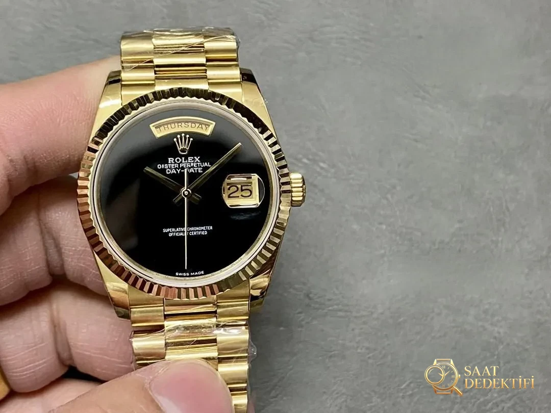 Обзор фабрики Rolex Day-Date 18038 GM — вид спереди и дизайн корпуса