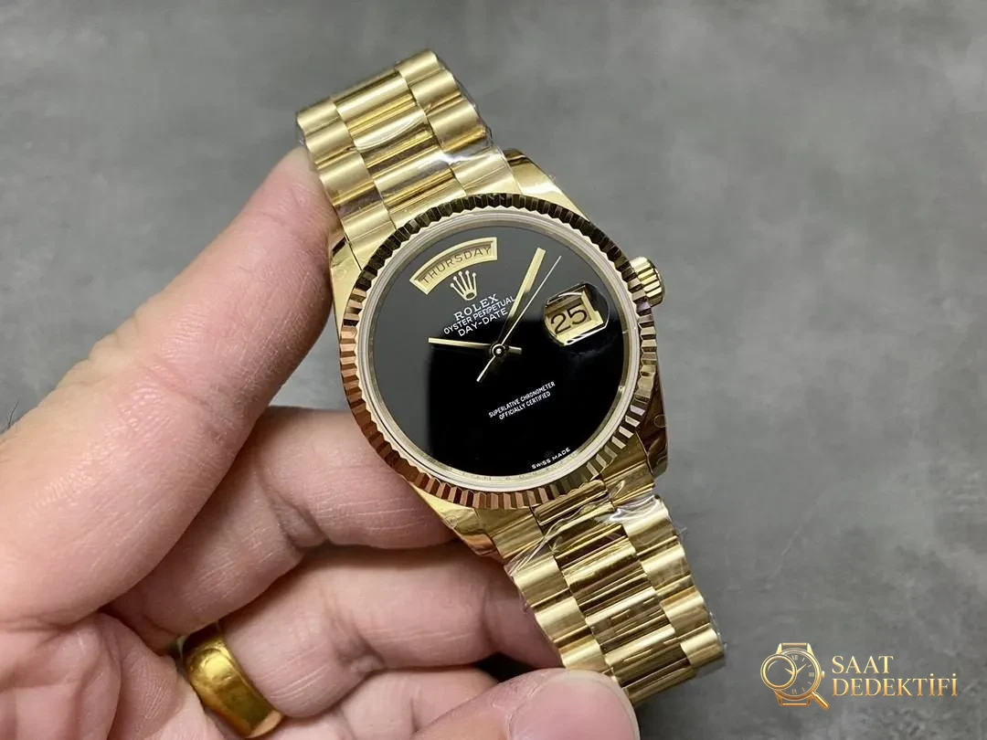 Каково качество изготовления копии Rolex Day-Date 18038 с простым циферблатом? - Детали циферблата и качество изготовления лицевой панели