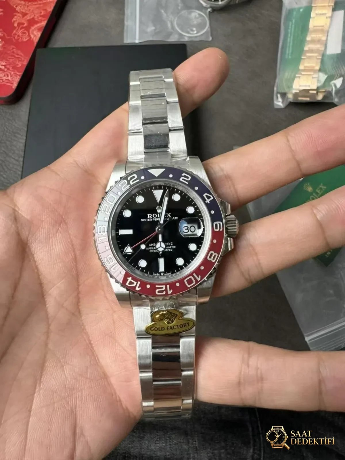 Altın Factory Replika Rolex GMT-Master II Pepsi