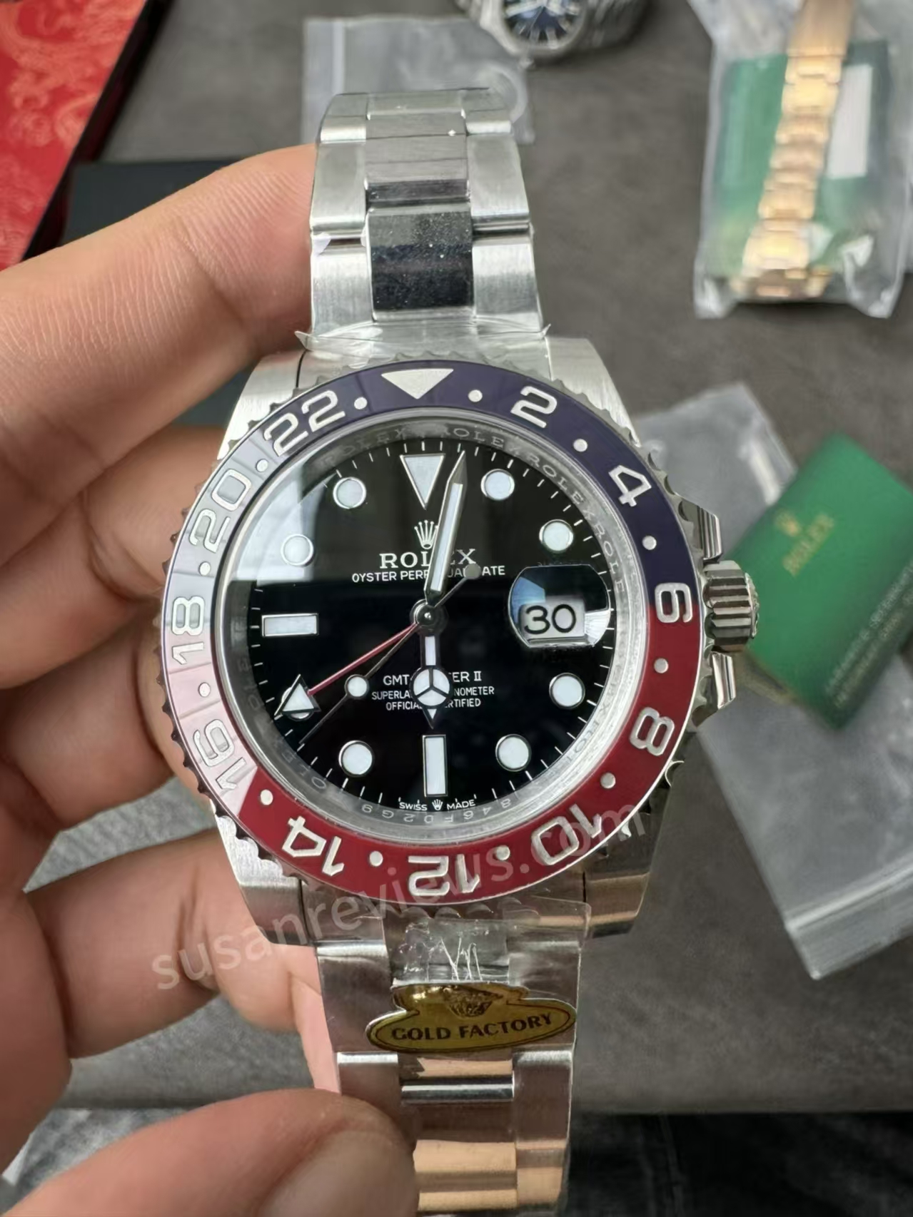 Replika Rolex GMT-Master II Pepsi Siyah Kadran