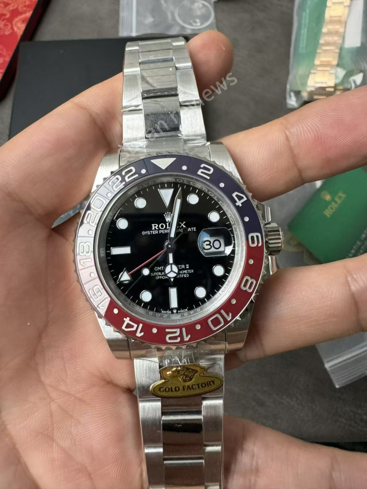 Replika Rolex GMT-Master II Pepsi Siyah